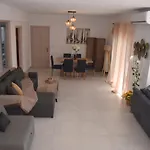 Villa Papachristos *